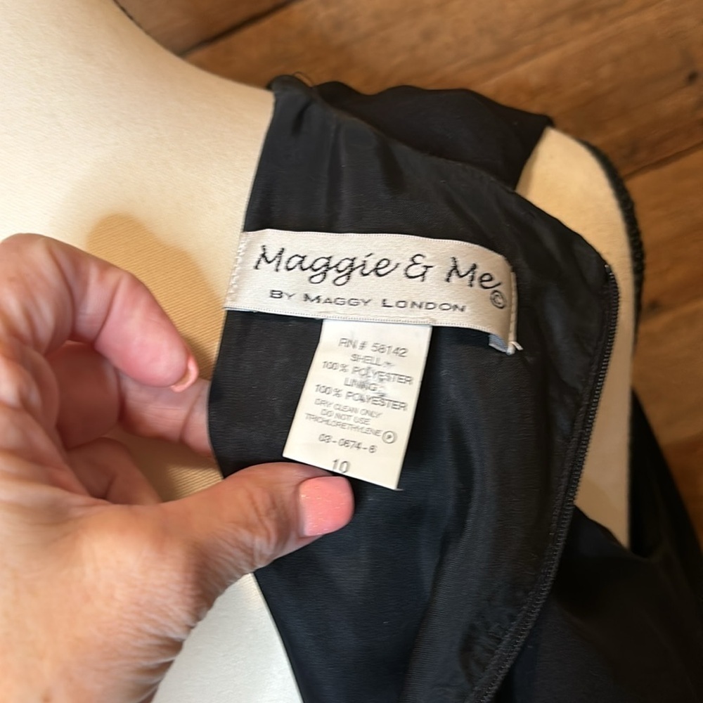 Maggie & Me of London, sleeveless, dress up or wear with a jacket - Picture 5 of 5